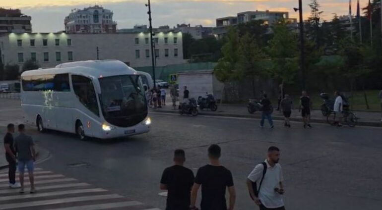 68c06766bb5bbautobusi Me Ekipin E Letonisë