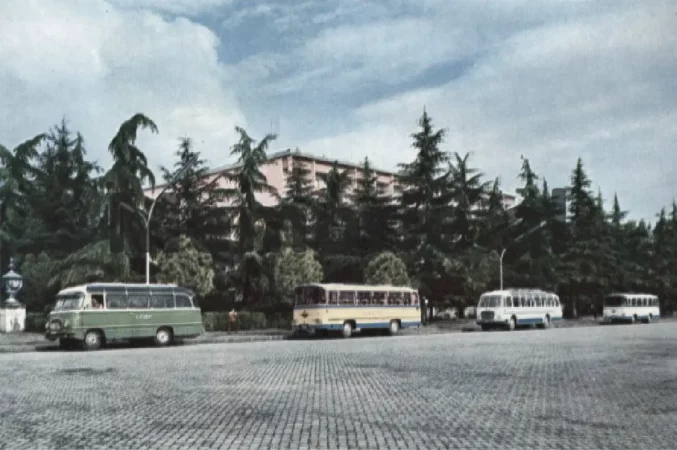 Autobuzet Dhe Zyrat E Albturist Ne Hotel Dajti Te Cilat Ishin Ne Varesi Te Sigurimit Te Shtetit Mpb Se