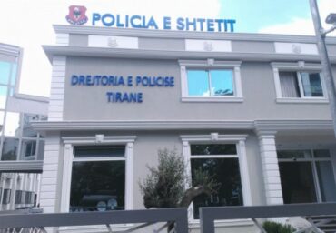 Policia E Tiranes