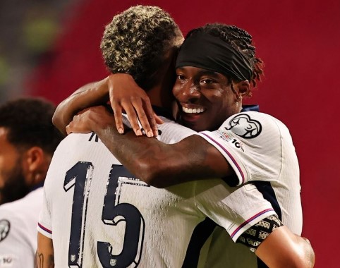 Anglia “shuplakë” Serbisë, “Tre Luanët” shënojnë 5 gola në Beograd – gjunjëzohen ballkanasit