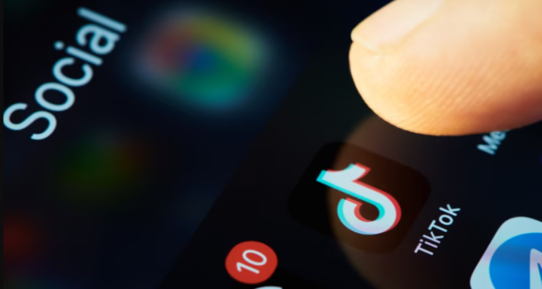 Rrjete Sociale Tik Tok