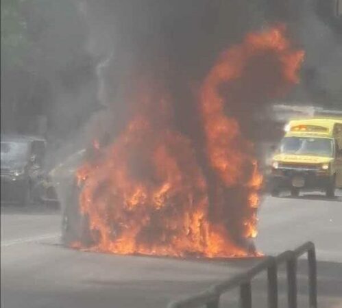 Tel Aviv Auto Esplosa E1758802588901