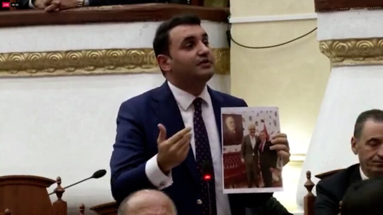 2025 10 30 12 24 16.02 01 14 14.still044