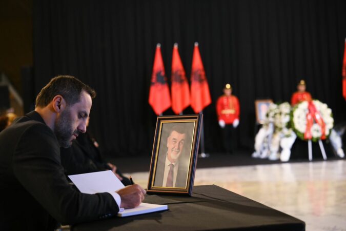 3253f737 E986 422e B5b0 6fa5e4d3ed05