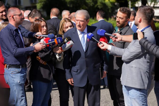 82679cb1 B300 49fb 8d8e 04f5e04077ac