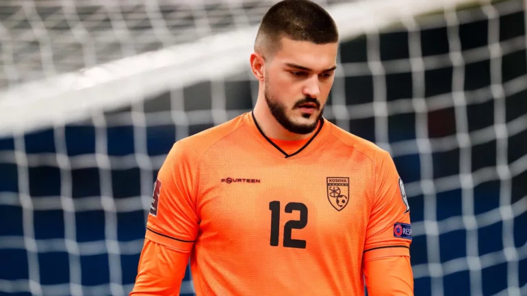 Arijanet Muric Avec Le Maillot Kosovar En Novembre 2021 1621633.jpg