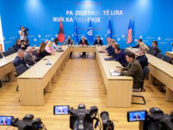 Bardhi Mbledhje Grupi