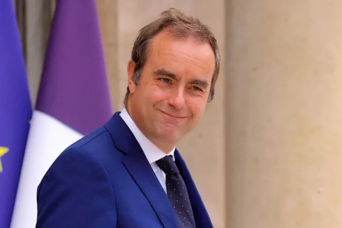 Dorëheqja E Le Cornuin