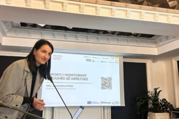 Ekspertja Dorentina Hysa Gjate Prezantimi Te Raportit Mbi Gjuhen E Urrejtjes Ne Peisazhin Mediatik Shqiptar. Foto Nensi Bogdani 1140x759