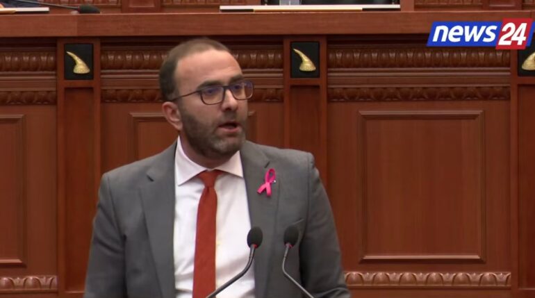 Gazment Bardhi Ne Kuvend