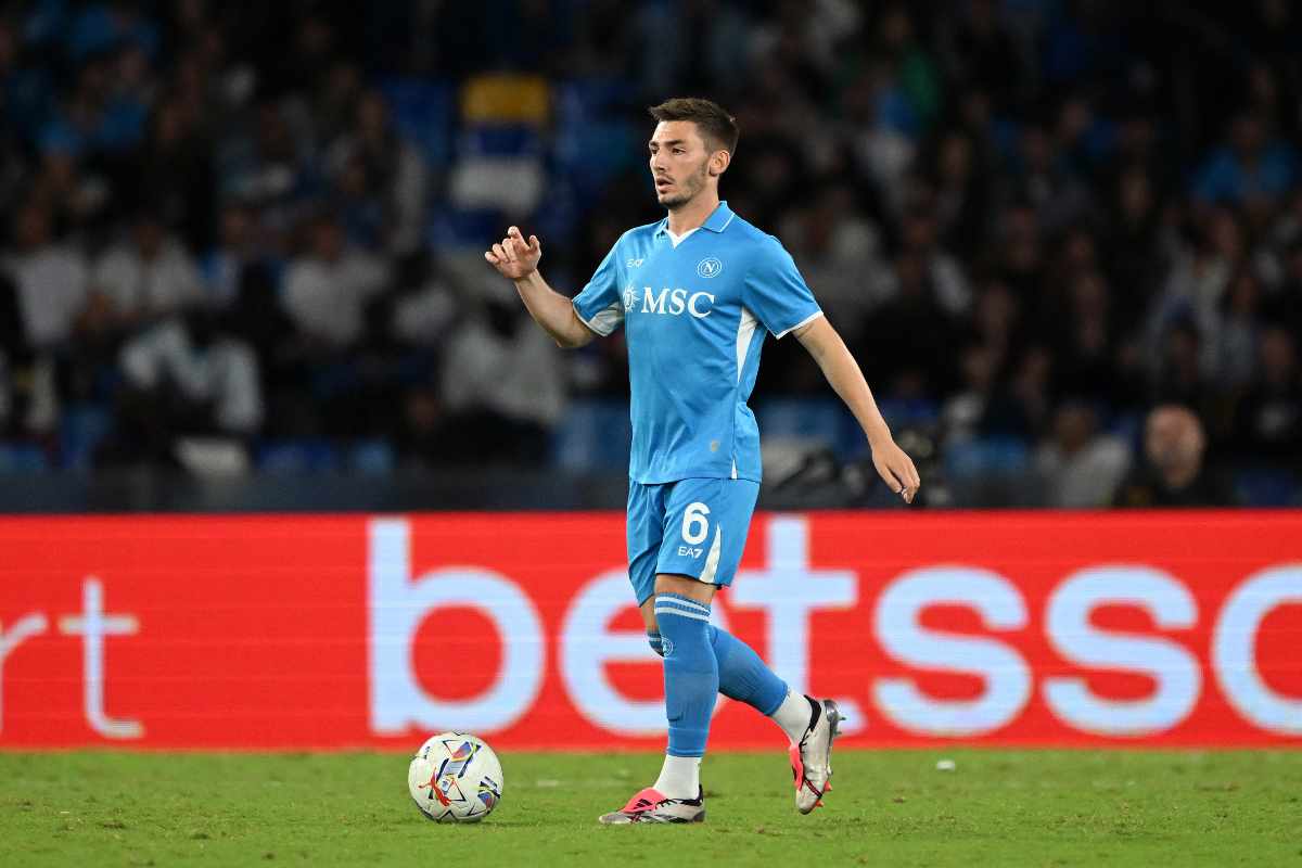 Napoli, Gilmour: Kemi skuadër të fortë, këtë sezon luftojmë për të tjera suksese Napoli, Gilmour: Kemi skuadër të fortë, këtë sezon luftojmë për të tjera suksese