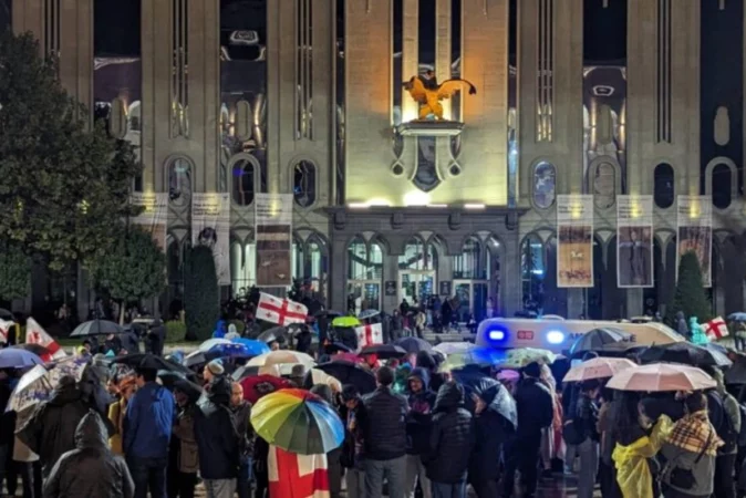 Rreth 20 Protestues Të Arrestuar