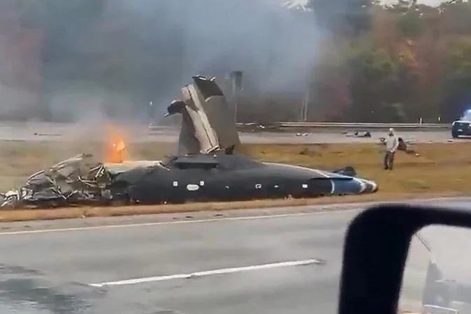 Rrëzohet Një Aeroplan