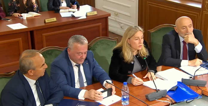 Screenshot 1 16 696x355