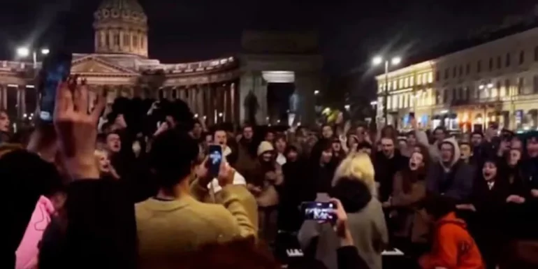 Agia Petroupoli Plithos Tragoudi Kata Putin.jpg