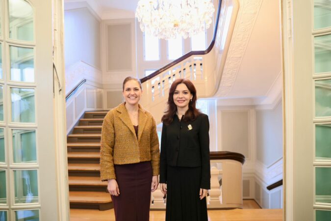 F0f88981 7305 47fe B1d4 91a68f4360df