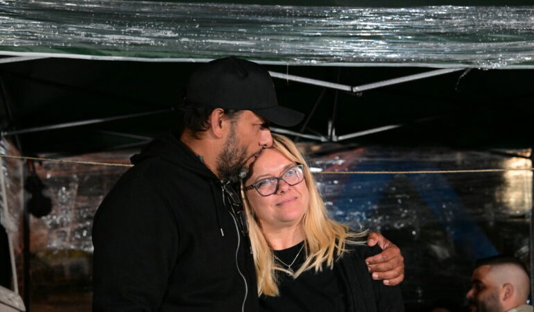 [380951] 23η ΗΜΕΡΑ ΑΠΕΡΓΙΑΣ ΠΕΙΝΑΣ ΤΟΥ ΠΑΝΟΥ ΡΟΥΤΣΙ ΣΤΟ ΣΥΝΤΑΓΜΑ / ΔΗΛΩΣΕΙΣ ΤΗΣ ΖΩΗΣ ΚΩΝΣΤΑΝΤΟΠΟΥΛΟΥ ΚΑΙ ΤΟΥ ΠΑΝΟΥ ΡΟΥΤΣΙ (ΤΑΤΙΑΝΑ ΜΠΟΛΑΡΗ/eurokinissi)