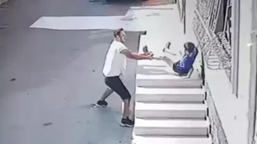 Tourkia Epithesi Paidi