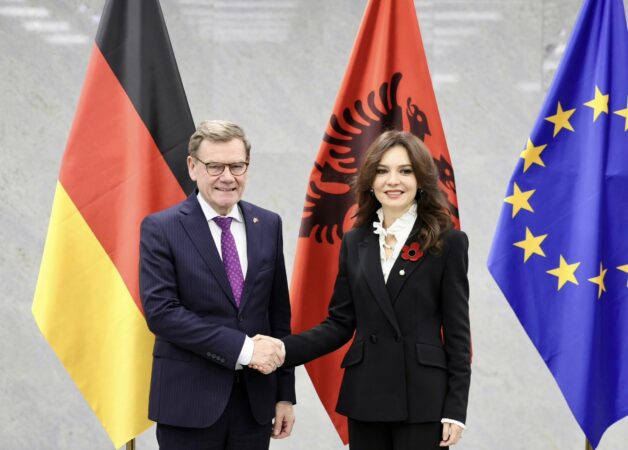 584978331 1397408271751603 2341539627456576657 N