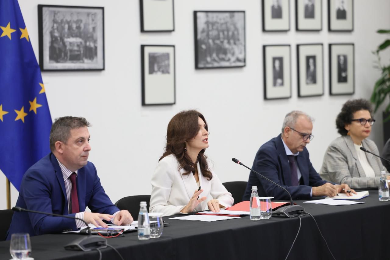 Spiropali takim me 27 ambasadorët shqiptarë në vendet e BE  Një fazë e re bashkëveprimi për ofensivën diplomatike të Integrimit