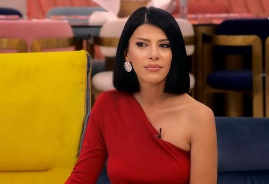 Gazetarja rrëfehet mes lotësh për aksidentin e rëndë: Doja vetëm të vija këmbët në tokë përsëri