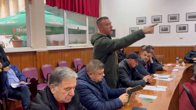 Ahmetaj Padit Shqiperine Kr.02 00 45 14.still022