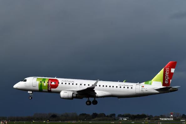 Policia bastis linjën ajrore portugeze TAP në kuadër të një hetimi për korrupsion