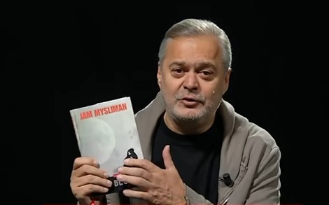 VIDEO   Jam Mysliman  i shpjeguar në 2 minuta  Ben Blushi  Një roman kundër fanatikëve  jo kundër besimtarëve  Unë jetoj me myslimanët  Ata më rritën 