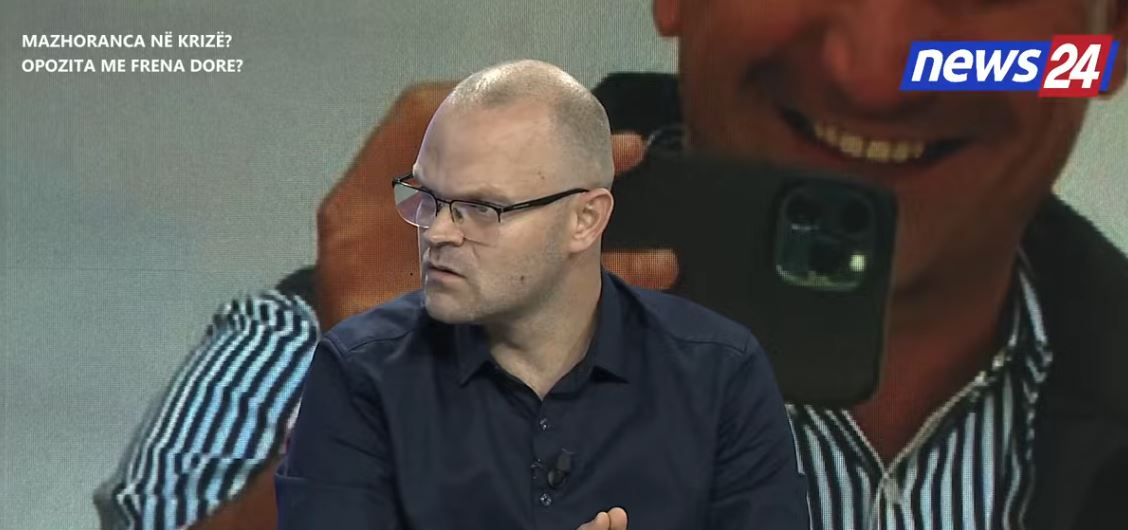  Djalë mami që pi raki në burg   Aulon Kalaja  Politikan që vjen nga epruveta  Në nderin e Veliajt të jetë nesër në seancë përballë meje ose 