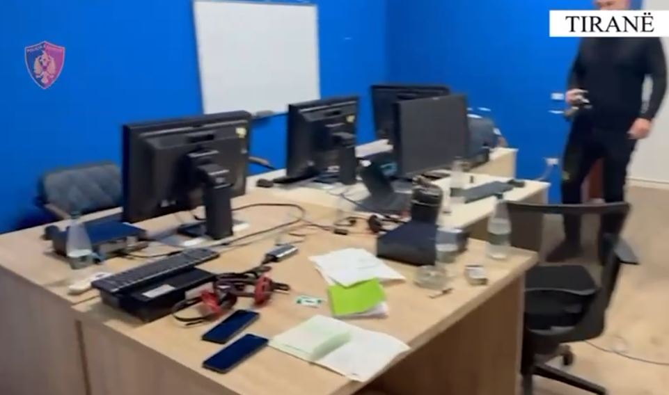 Mashtronin shtetasit e huaj të investonin në bursa fiktive  tre të arrestuar  shpallen në kërkim 2 të tjerë