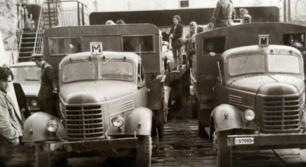  Rrugës nga Elbasani për në Liqenin e Ohrit  sheh policë dhe më shumë gomerë të ngarkuar  sesa  Xhip  a  kurse kopetë me dele    