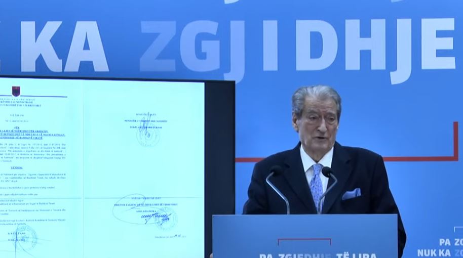 Atentati në Rinas  Sali Berisha  Autorët të lidhur me qeverinë  Shaljani u fut në radhët e policisë nga Hoxha pas misionit të    