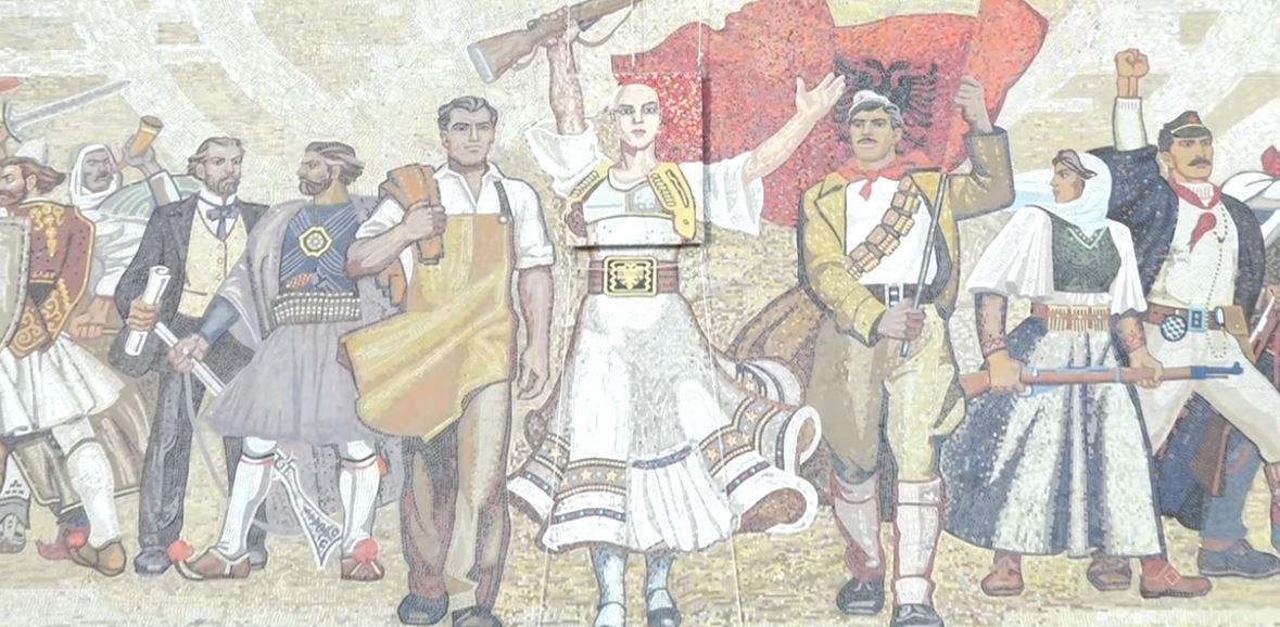  Fyerje për artin   Gruaja e mozaikut  Shqipëria  tashmë pa flokë  Zahaj  Kritikat e mia për ndërhyrjen