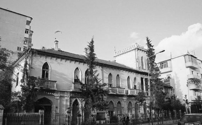 ndermjet-udheheqsave-kryesore-te-partise-dhe-te-shtetit-raportet-s-jane-te-mira-kryeministri-shehu-me-hysni-kapon-kane-perp