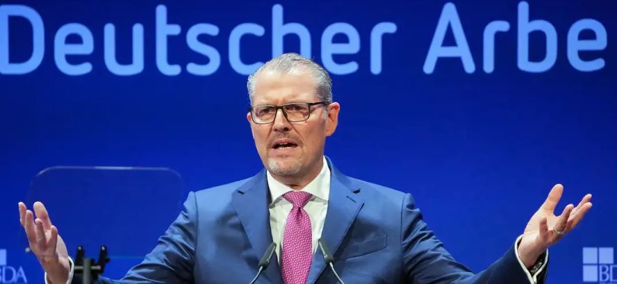 koha-po-mbaron-dw-shteti-social-tani-po-rritet-me-shpejt-se-ekonomia-kerkohet-agjende-reformash-ne-gjermani