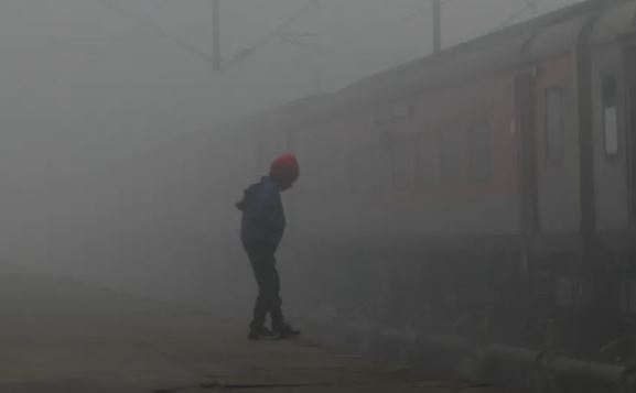  Më zë paniku sa herë që ajo kollitet   Ajri toksik i Delhit po i sëmur fëmijët  ndotja arrin në vlera 20 herë mbi   