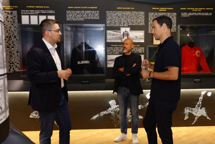 Përgjegjësi i Departamentit Teknik të UEFA-s, Bruno Cheyrou, viziton ambientet e “Shtëpisë së Futbollit”