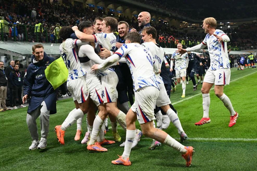 Norvegjia shpërfytyron Italinë dhe shkon në Botëror pas 28 vitesh, axurrët në Play Off