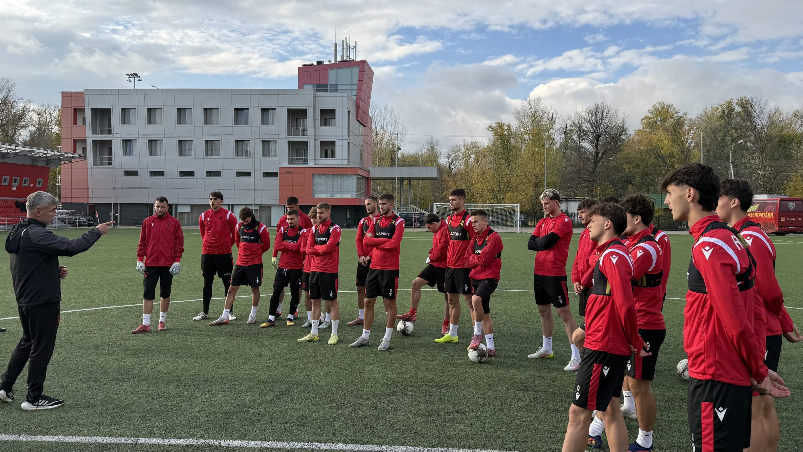Kombëtarja U-21 mbyll përgatitjet për ndeshjen me Moldavinë, situata