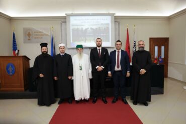 Klevis Qose Me Komunitetet Fetare