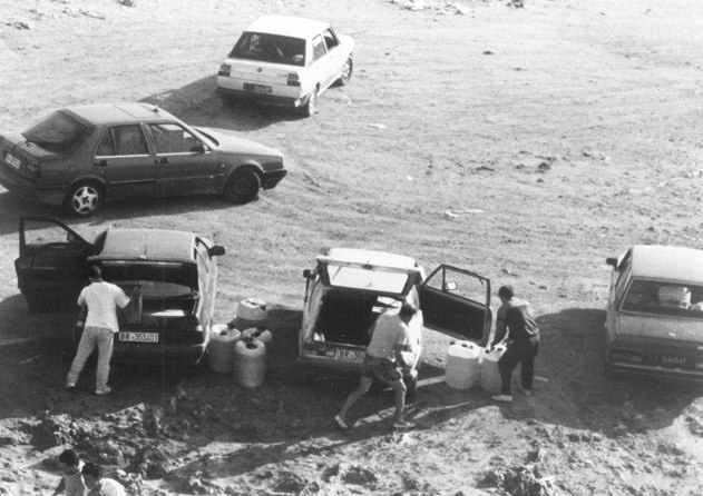 kur-motoskafi-i-kontrabandisteve-italiane-nuk-zbatonte-urdhrat-per-te-ndaluar-por-tentonte-te-largohej-komandanti-i-anijes-aleko-k-qelloi-ne-drejtim-te-tyre-deshmia-e-rralle-e-ish-ushtarakut-te-marines