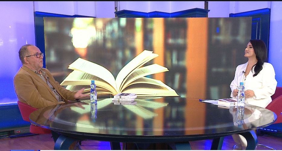  Molla  që  ndezi  Panairin e Librit në gegnisht  autori Zejnulla Rrahmani  Përmbledh emocione dhe format e përjet   