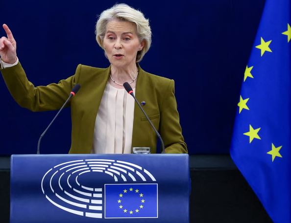 varesia-nga-platformat-online-dhe-rreziku-per-shendetin-mendor-pe-ben-thirrje-per-ndalimin-e-mediave-sociale-per-grupmoshen-n