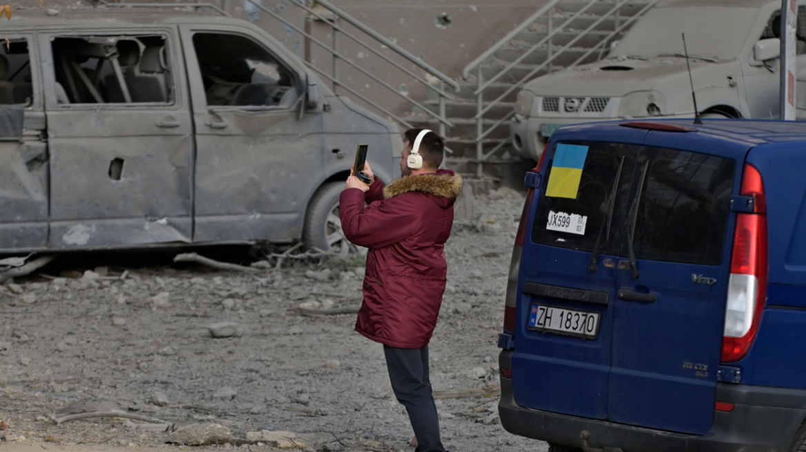 Politico  Si i rekruton Moska ukrainasit për spiunazh  mijëra raste të tradhtisë së lartë