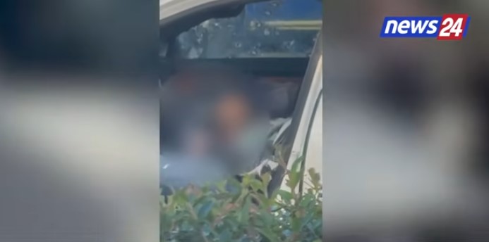 Benzi ndaloi pas disa metrash breshëri plumbash  Detaje të reja nga atentati në Rinas  një nga autorët doli nga automjeti  qëlloi Danin me pistoletë dhe 