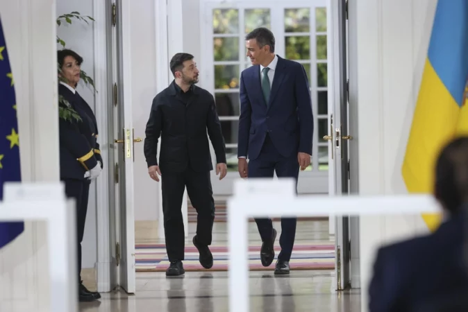 Spanja Po Përgatit Një Paketë Ndihme