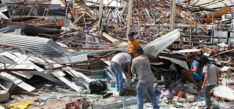 Tornado Vret Të Paktën Gjashtë