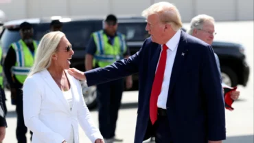 Trump Sulmon Përfaqësuesen