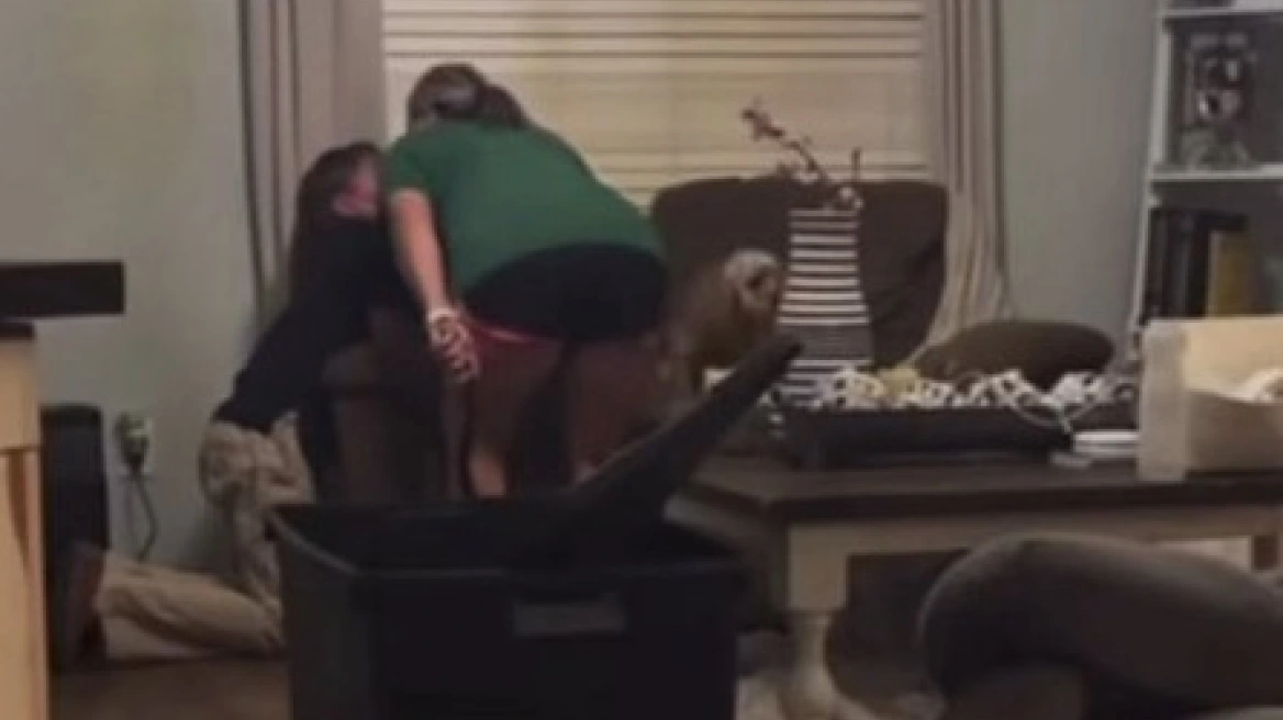 Pamje të rënda  44 vjeçarja rreh dhjetëra herë me rrip  e tërheq nga flokët dhe përplas nga flokët djalin e mitur