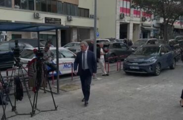 Bardh Sapahia Ne Spak